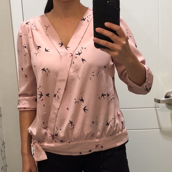 2/$15 - Printed wrap blouse - Picture 7 of 7